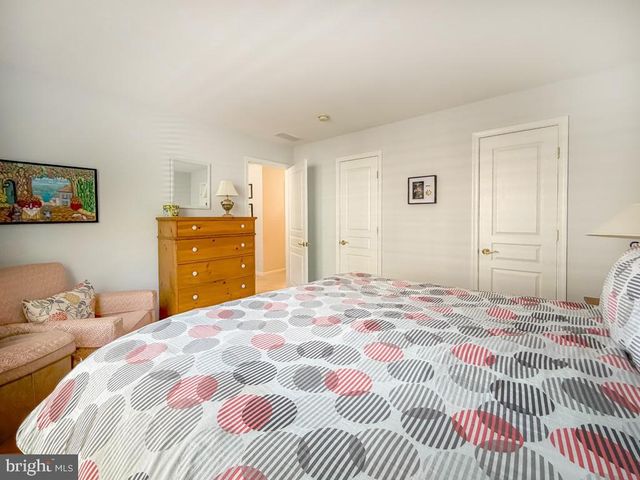 15 MCCONKEY DR, Washington Crossing, PA 18977