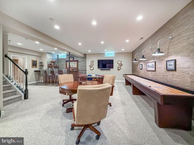 15 MCCONKEY DR, Washington Crossing, PA 18977