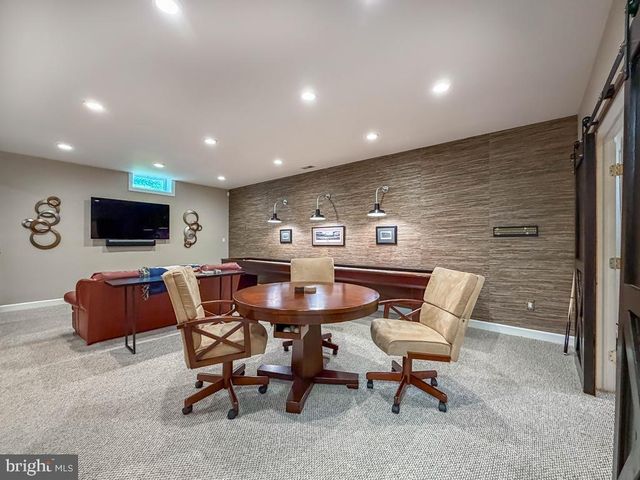 15 MCCONKEY DR, Washington Crossing, PA 18977