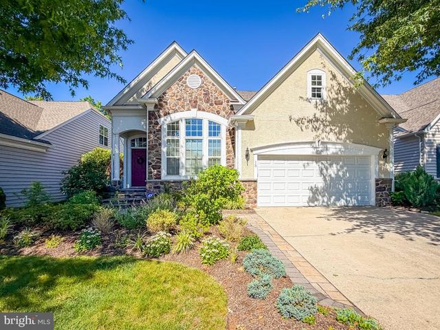 15 MCCONKEY DR, Washington Crossing, PA 18977