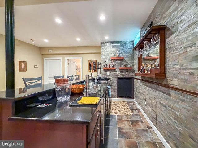 15 MCCONKEY DR, Washington Crossing, PA 18977