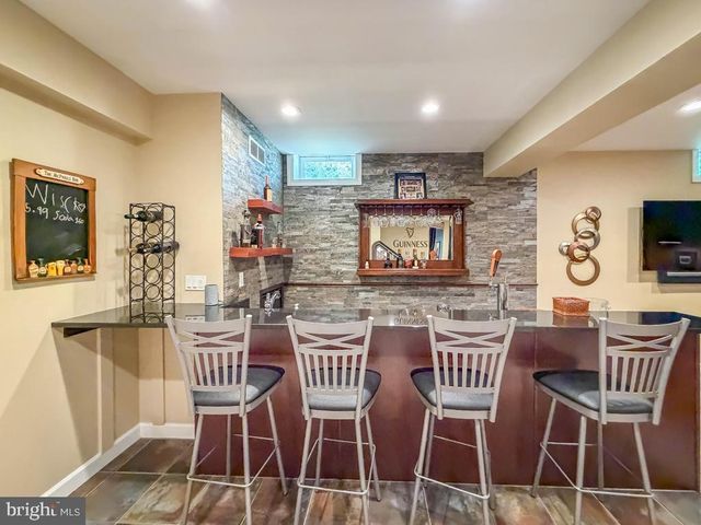15 MCCONKEY DR, Washington Crossing, PA 18977