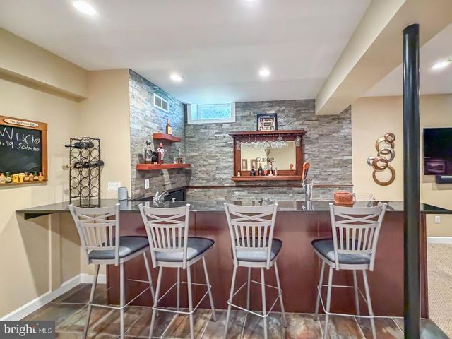15 MCCONKEY DR, Washington Crossing, PA 18977