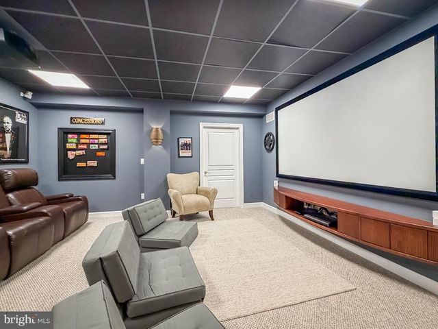 15 MCCONKEY DR, Washington Crossing, PA 18977