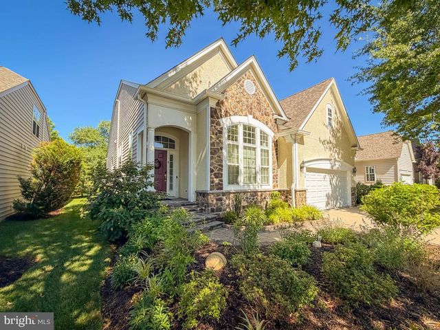 15 MCCONKEY DR, Washington Crossing, PA 18977