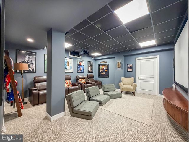 15 MCCONKEY DR, Washington Crossing, PA 18977