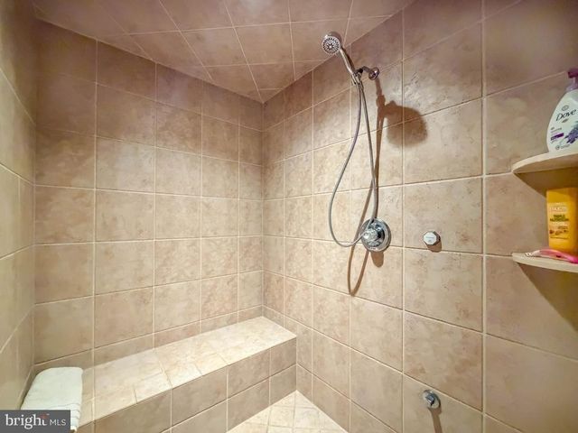 15 MCCONKEY DR, Washington Crossing, PA 18977