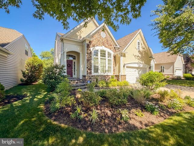 15 MCCONKEY DR, Washington Crossing, PA 18977