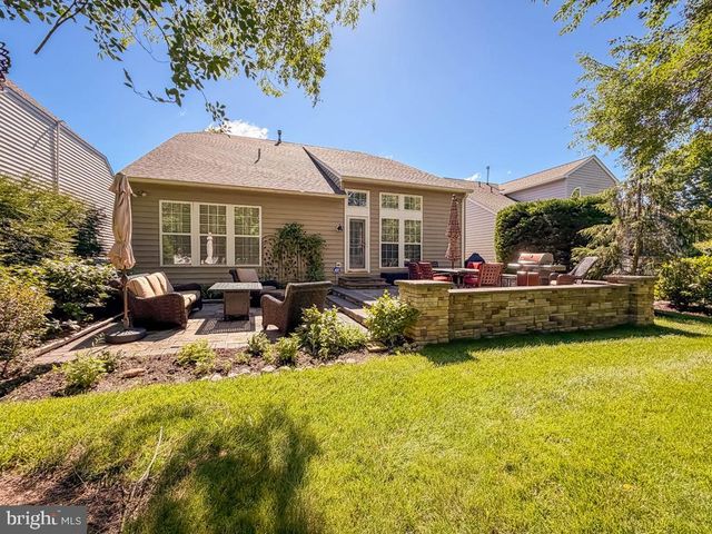 15 MCCONKEY DR, Washington Crossing, PA 18977