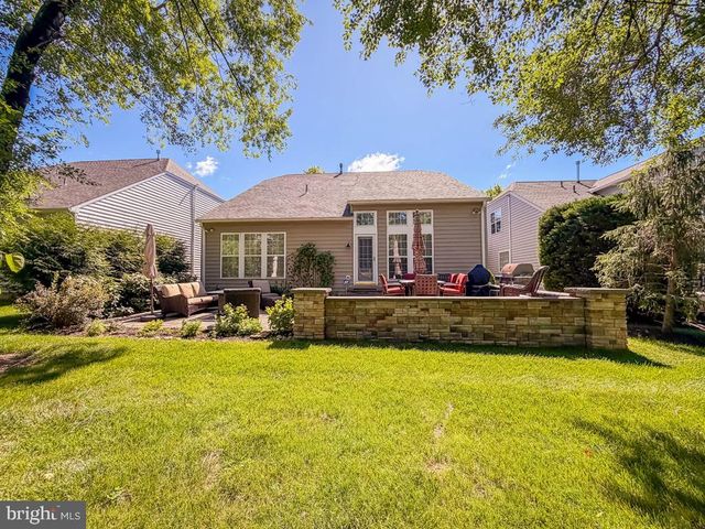15 MCCONKEY DR, Washington Crossing, PA 18977
