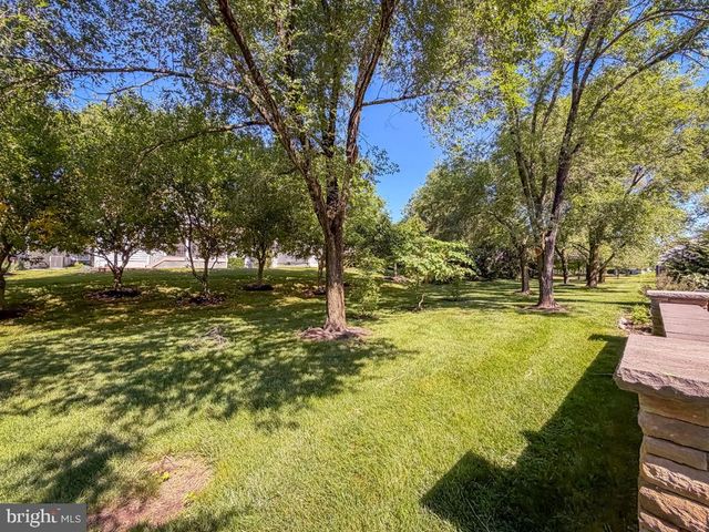 15 MCCONKEY DR, Washington Crossing, PA 18977