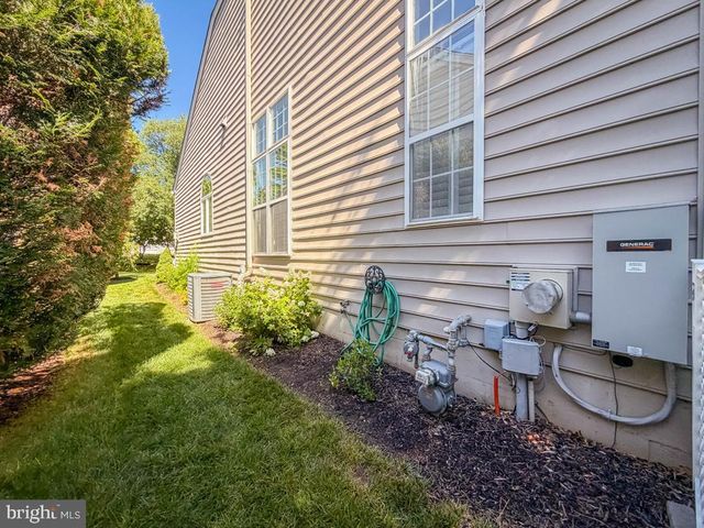 15 MCCONKEY DR, Washington Crossing, PA 18977