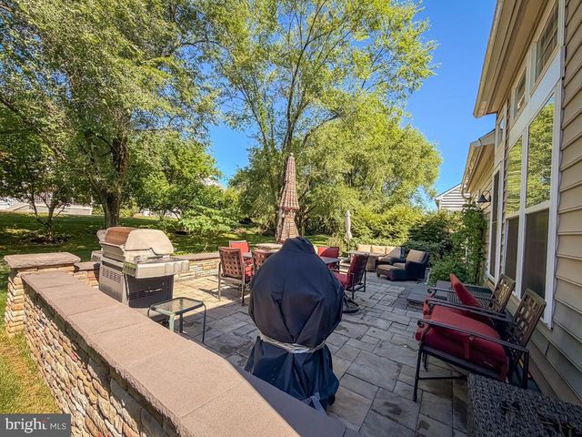 15 MCCONKEY DR, Washington Crossing, PA 18977