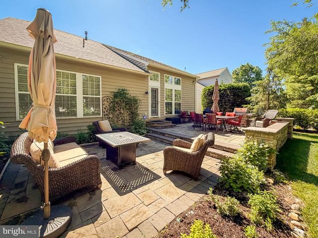 15 MCCONKEY DR, Washington Crossing, PA 18977