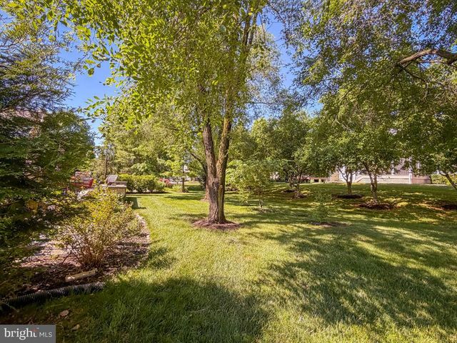 15 MCCONKEY DR, Washington Crossing, PA 18977