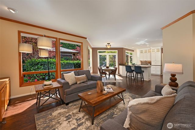 2636 259th Court SE, Sammamish, WA 98075