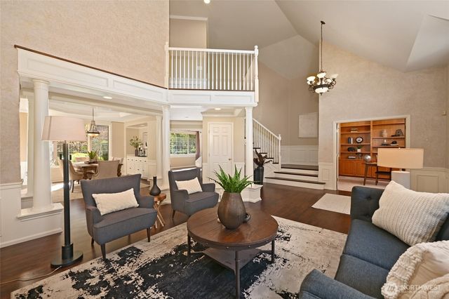 2636 259th Court SE, Sammamish, WA 98075