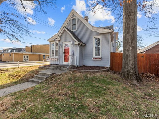 103 N Rapp Avenue, Columbia, IL 62236