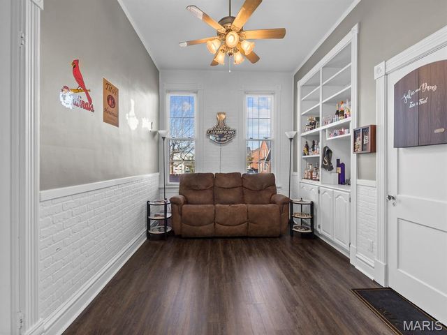 103 N Rapp Avenue, Columbia, IL 62236