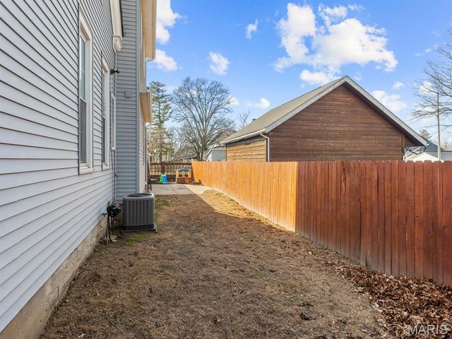 103 N Rapp Avenue, Columbia, IL 62236