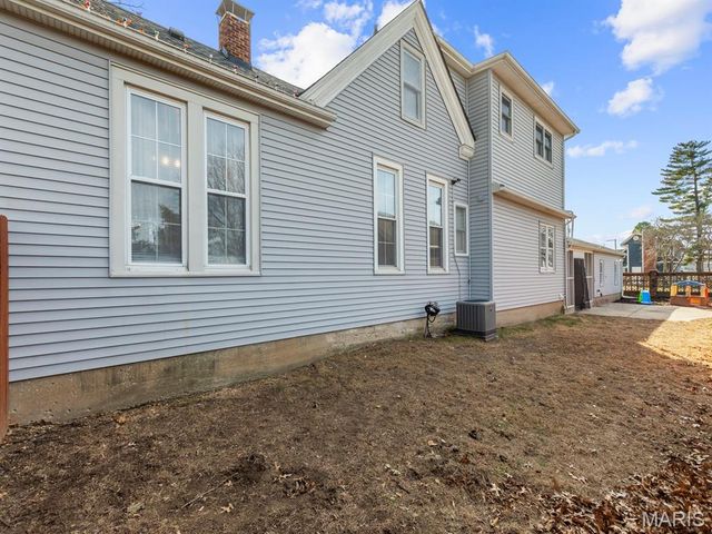 103 N Rapp Avenue, Columbia, IL 62236