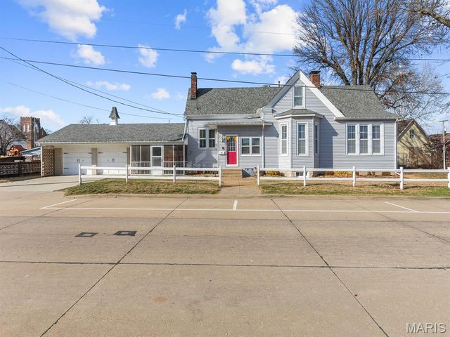 103 N Rapp Avenue, Columbia, IL 62236