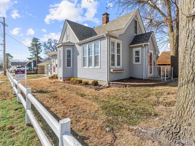 103 N Rapp Avenue, Columbia, IL 62236