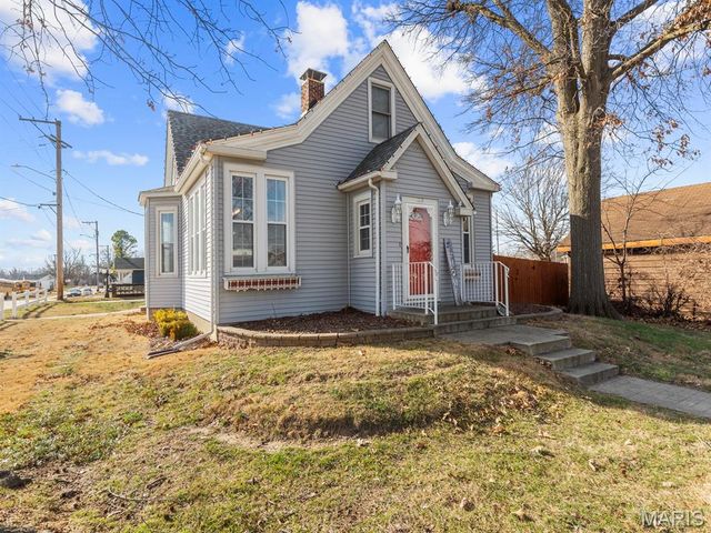 103 N Rapp Avenue, Columbia, IL 62236