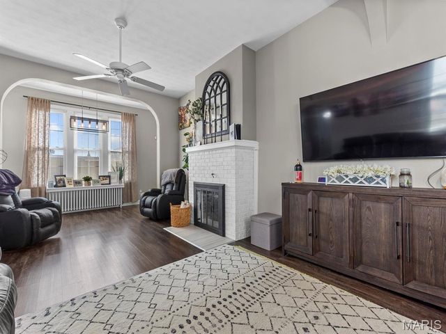 103 N Rapp Avenue, Columbia, IL 62236