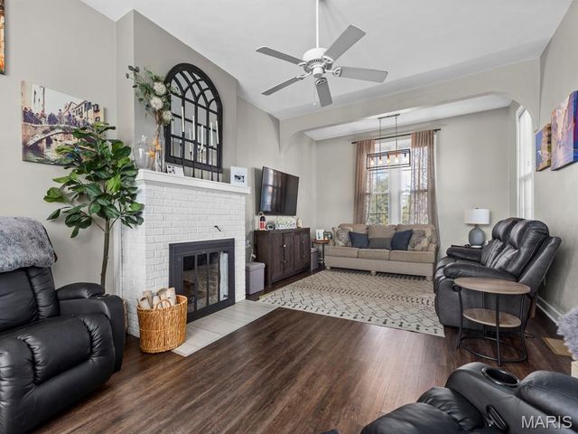 103 N Rapp Avenue, Columbia, IL 62236