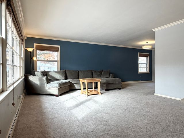 1211 Mayfair Place, Rockford, IL 61107