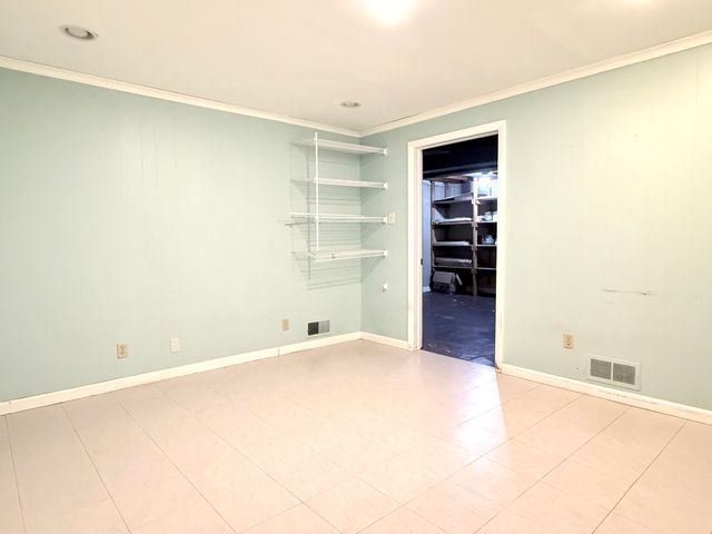 1211 Mayfair Place, Rockford, IL 61107