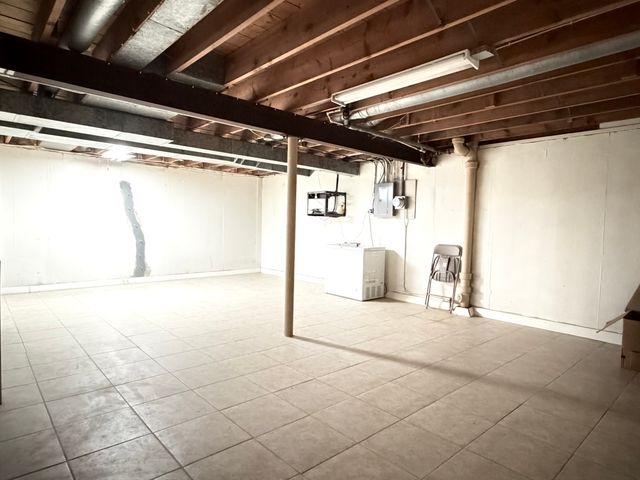 1211 Mayfair Place, Rockford, IL 61107