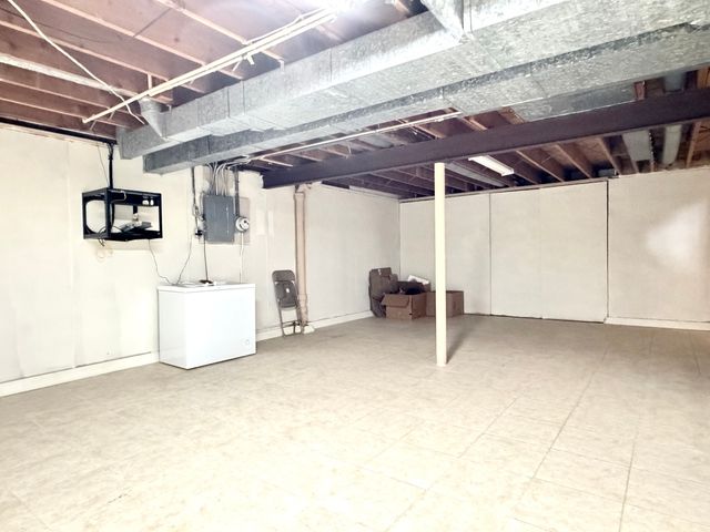 1211 Mayfair Place, Rockford, IL 61107