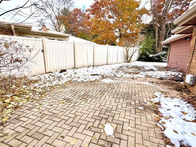 1211 Mayfair Place, Rockford, IL 61107