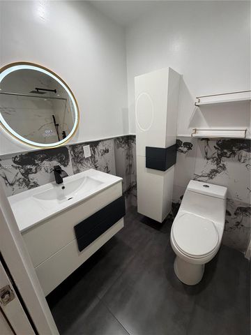 8430 NW 8th Street B11, Miami, FL 33126