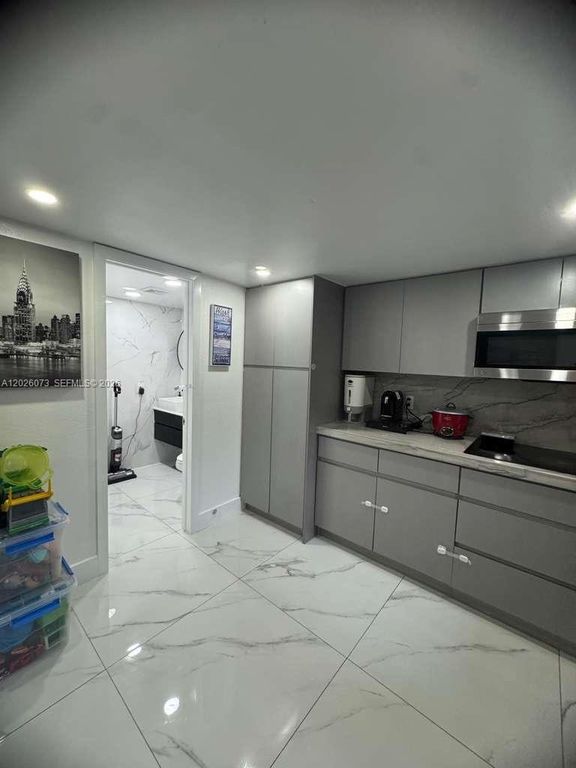 8430 NW 8th Street B11, Miami, FL 33126