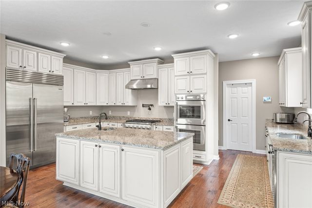 12554 Meadowview Drive, North Royalton, OH 44133