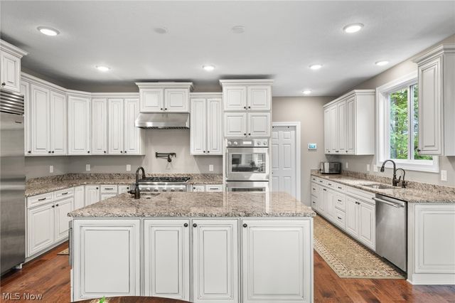 12554 Meadowview Drive, North Royalton, OH 44133