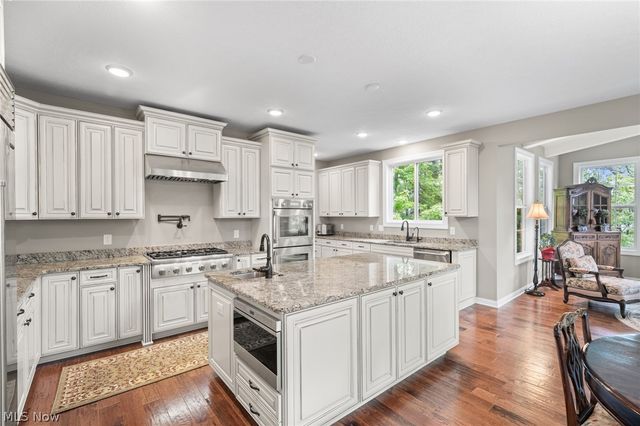 12554 Meadowview Drive, North Royalton, OH 44133