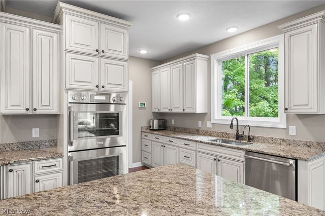 12554 Meadowview Drive, North Royalton, OH 44133
