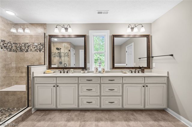 12554 Meadowview Drive, North Royalton, OH 44133