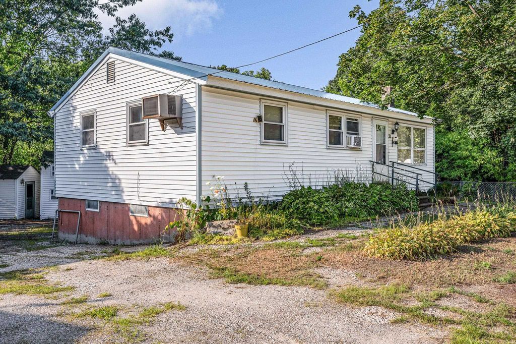 32 Lynn Street, Nashua, NH 03060