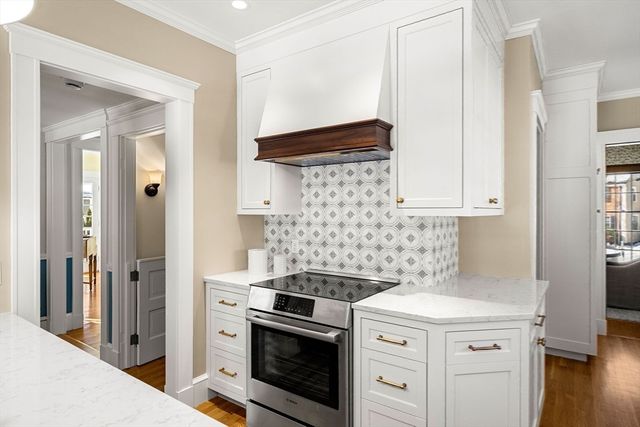 240 Upland Rd, Newton, MA 02460