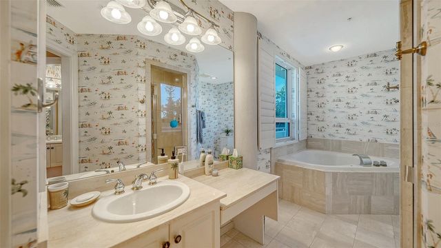 4561 GULF OF MEXICO DRIVE 202, Longboat Key, FL 34228