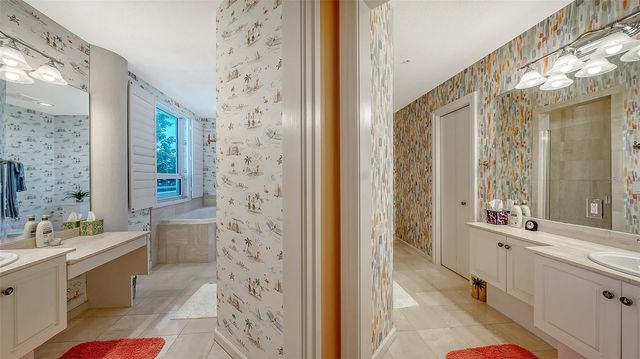 4561 GULF OF MEXICO DRIVE 202, Longboat Key, FL 34228