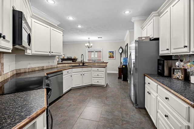 1220 Adam Lane, Sulphur, LA 70663