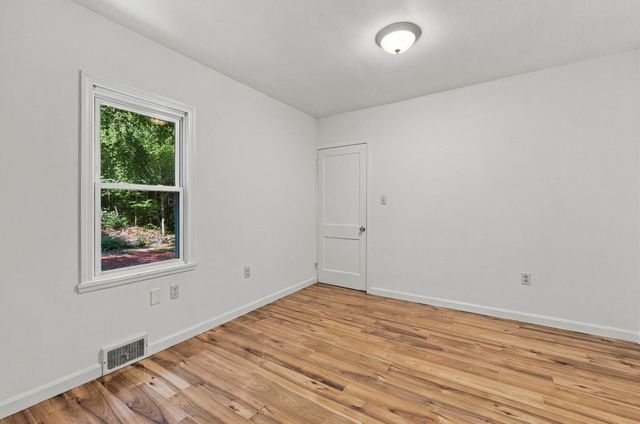 181 Parker Rd, Lancaster, MA 01523