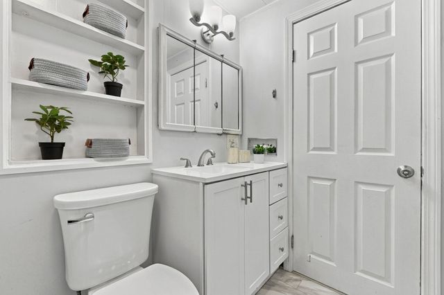 181 Parker Rd, Lancaster, MA 01523