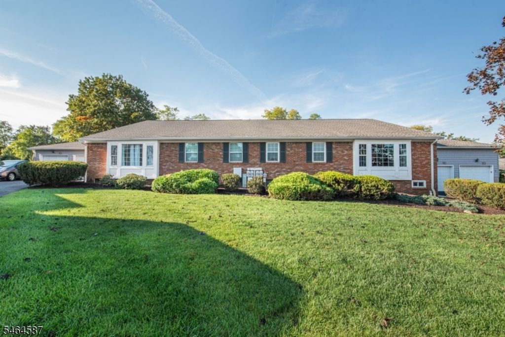 114 Brandywyne Dr, Florham Park Boro, NJ 07932 — photo 2